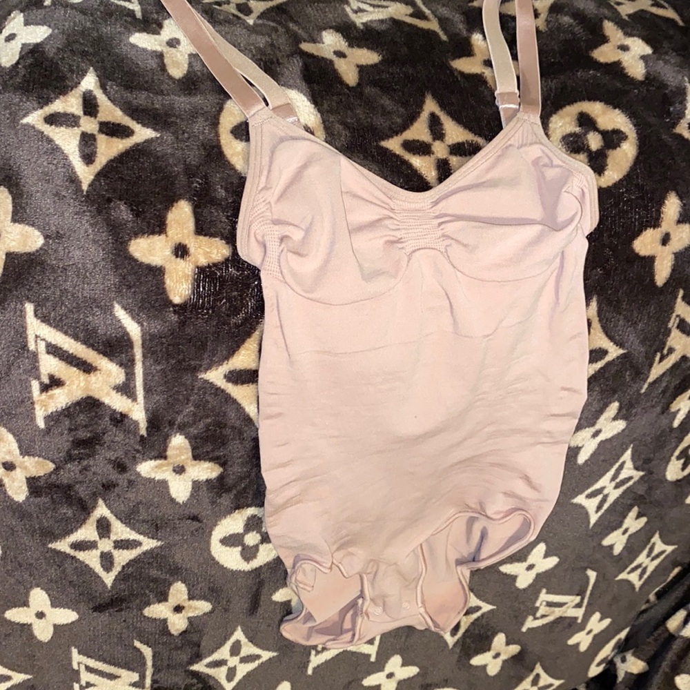 NWOT SKIMS SEAMLESS SCULPT BRIEF